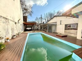 Venta Casa 4 amb quincho pileta Olivos PERMUTA