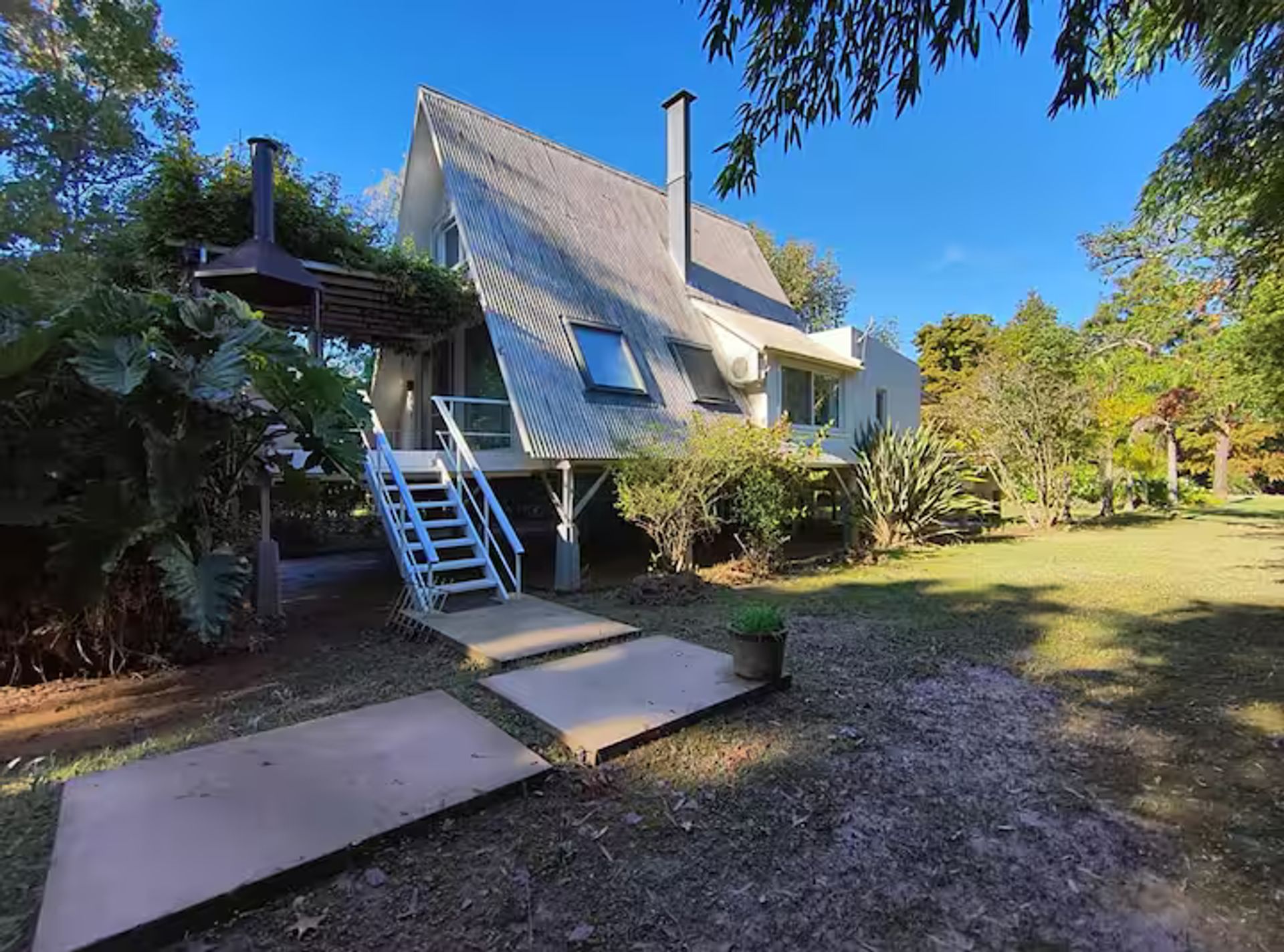 House for sale in Canal del Este with Airbnb project