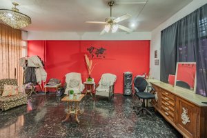 House for Sale, 4 Rooms, San Isidro - Exchange