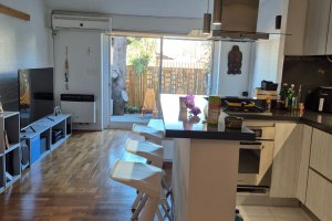 Duplex Apartment with Terrace and Garage in La Lucila