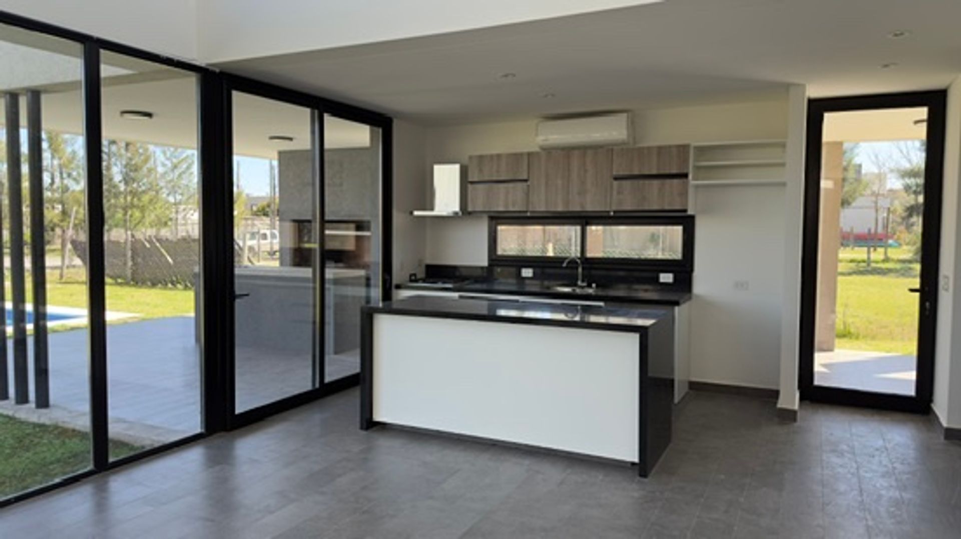 Alquiler de casa 4 ambientes c/amarra B. El Canal