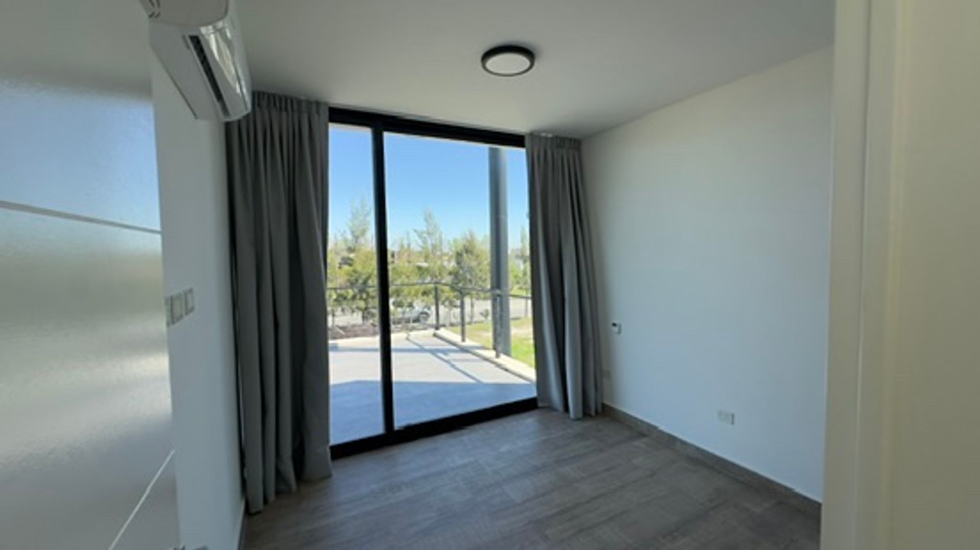 Alquiler de casa 4 ambientes c/amarra B. El Canal