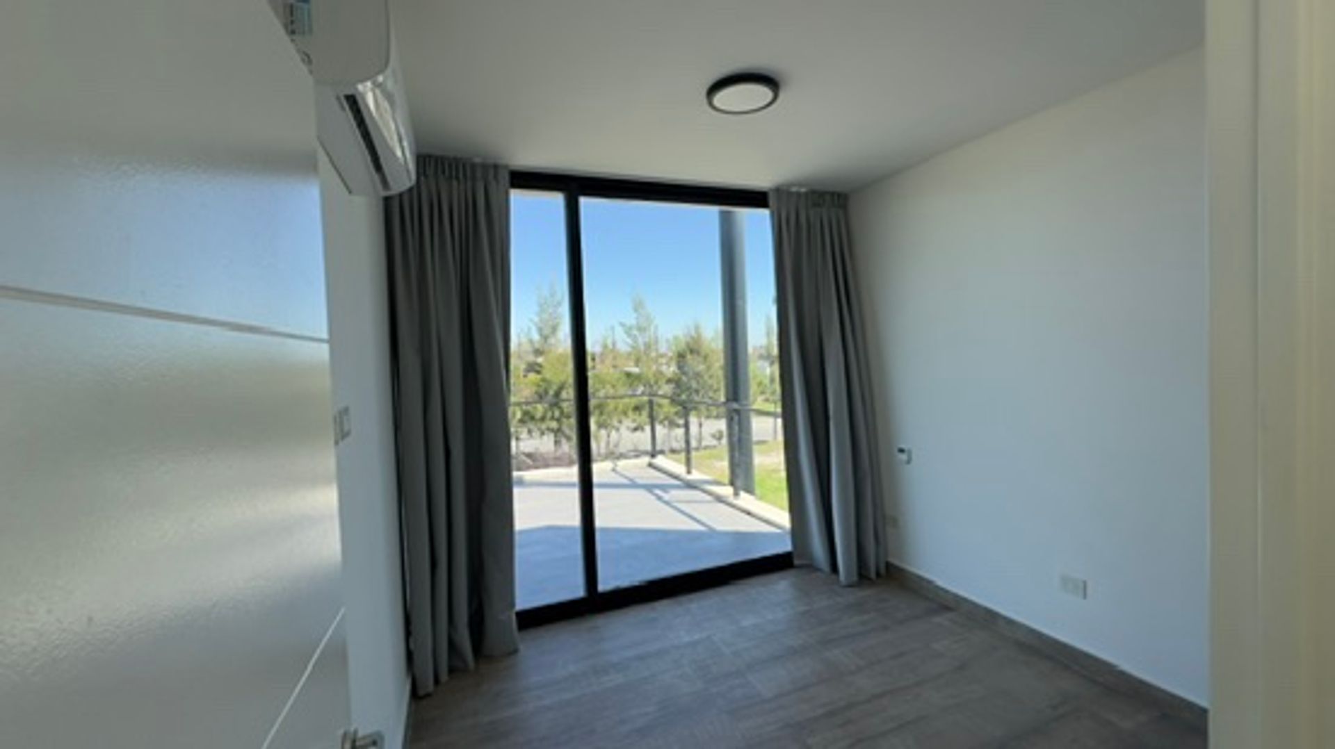 Alquiler de casa 4 ambientes c/amarra B. El Canal