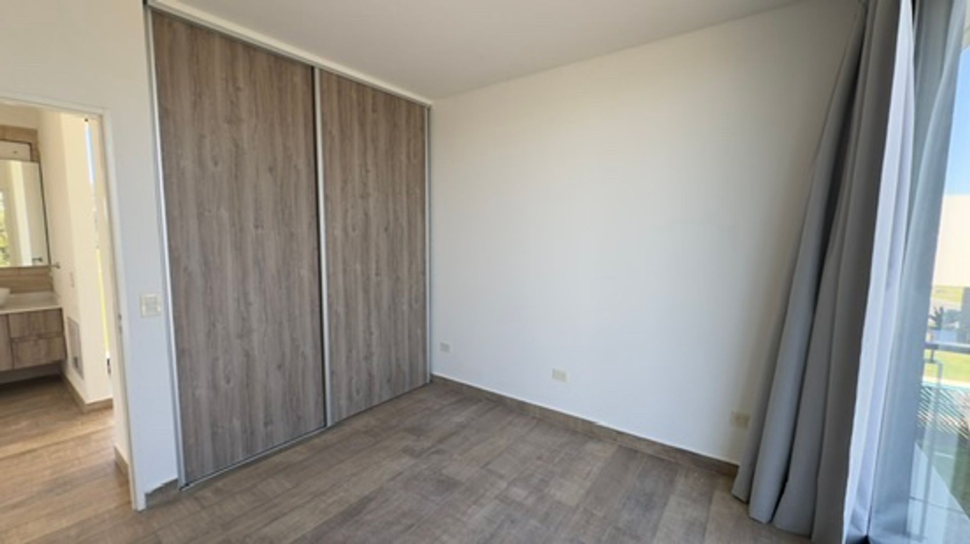 Alquiler de casa 4 ambientes c/amarra B. El Canal