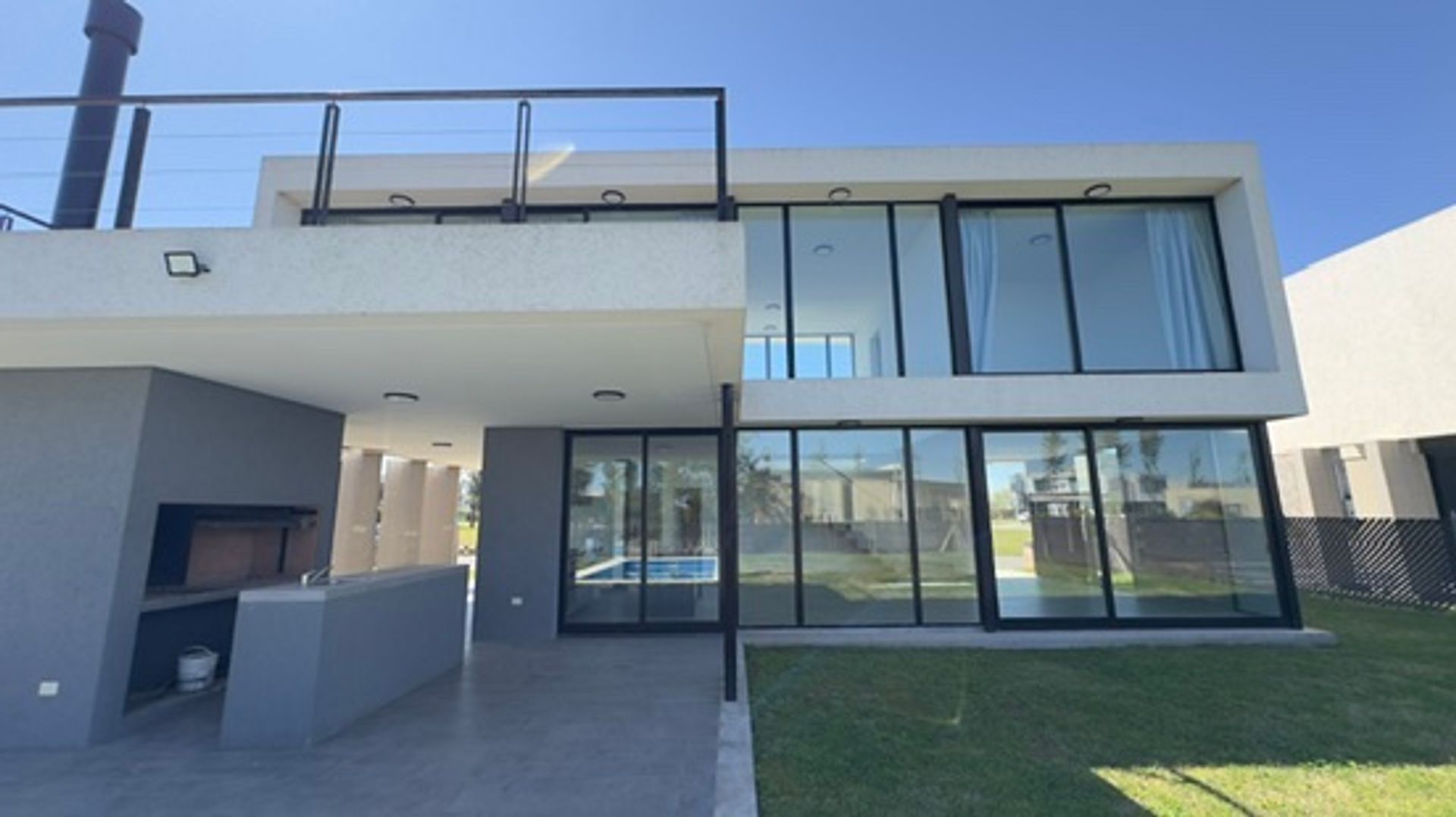 Alquiler de casa 4 ambientes c/amarra B. El Canal