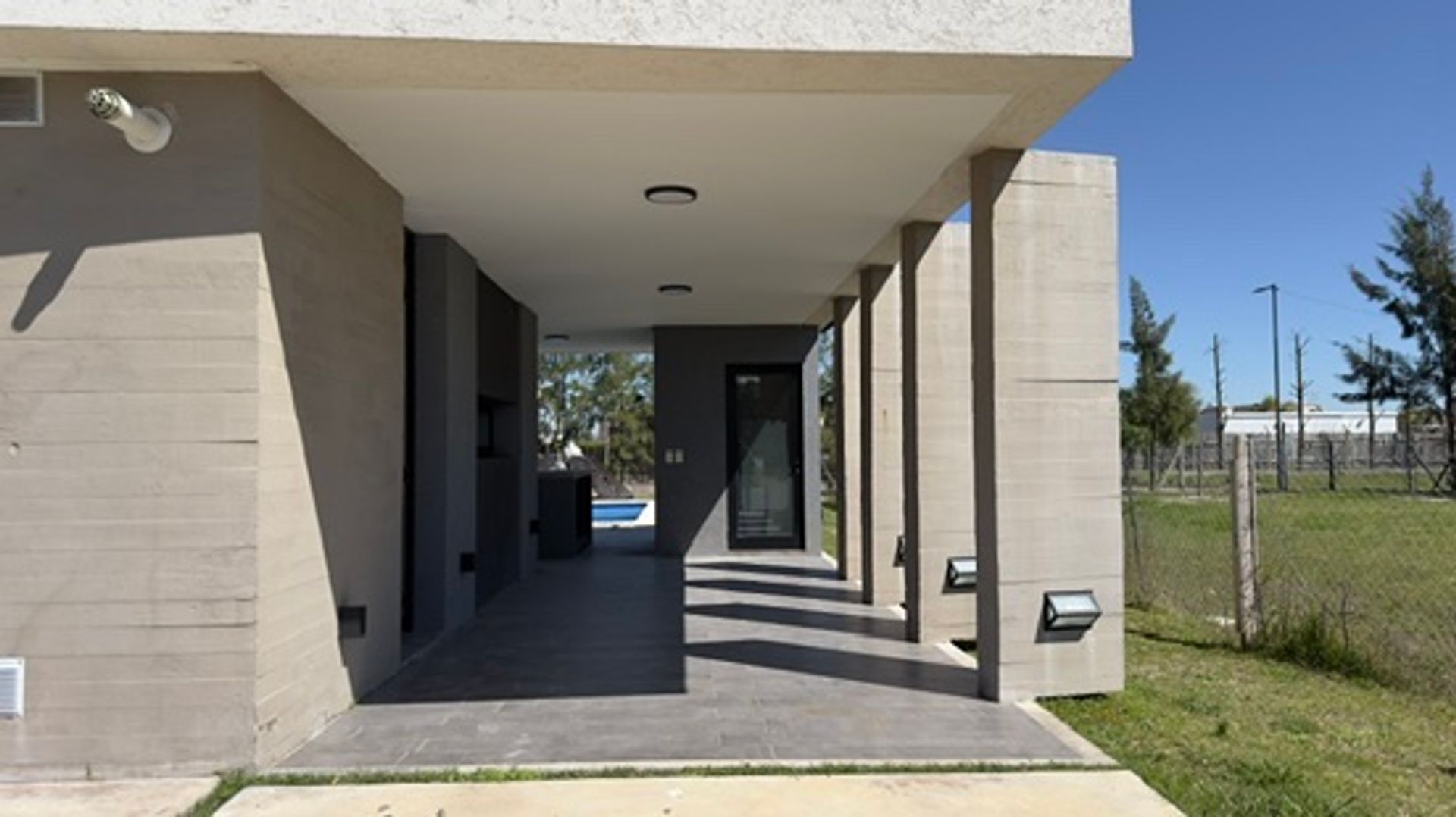 Alquiler de casa 4 ambientes c/amarra B. El Canal