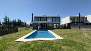 Alquiler de casa 4 ambientes c/amarra B. El Canal