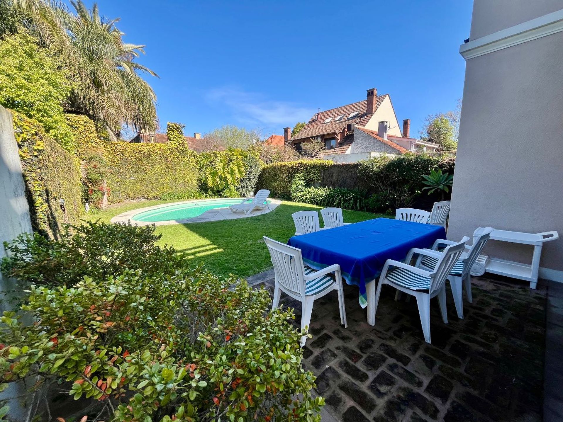 Casa en venta en Martinez 7 ambientes jardin