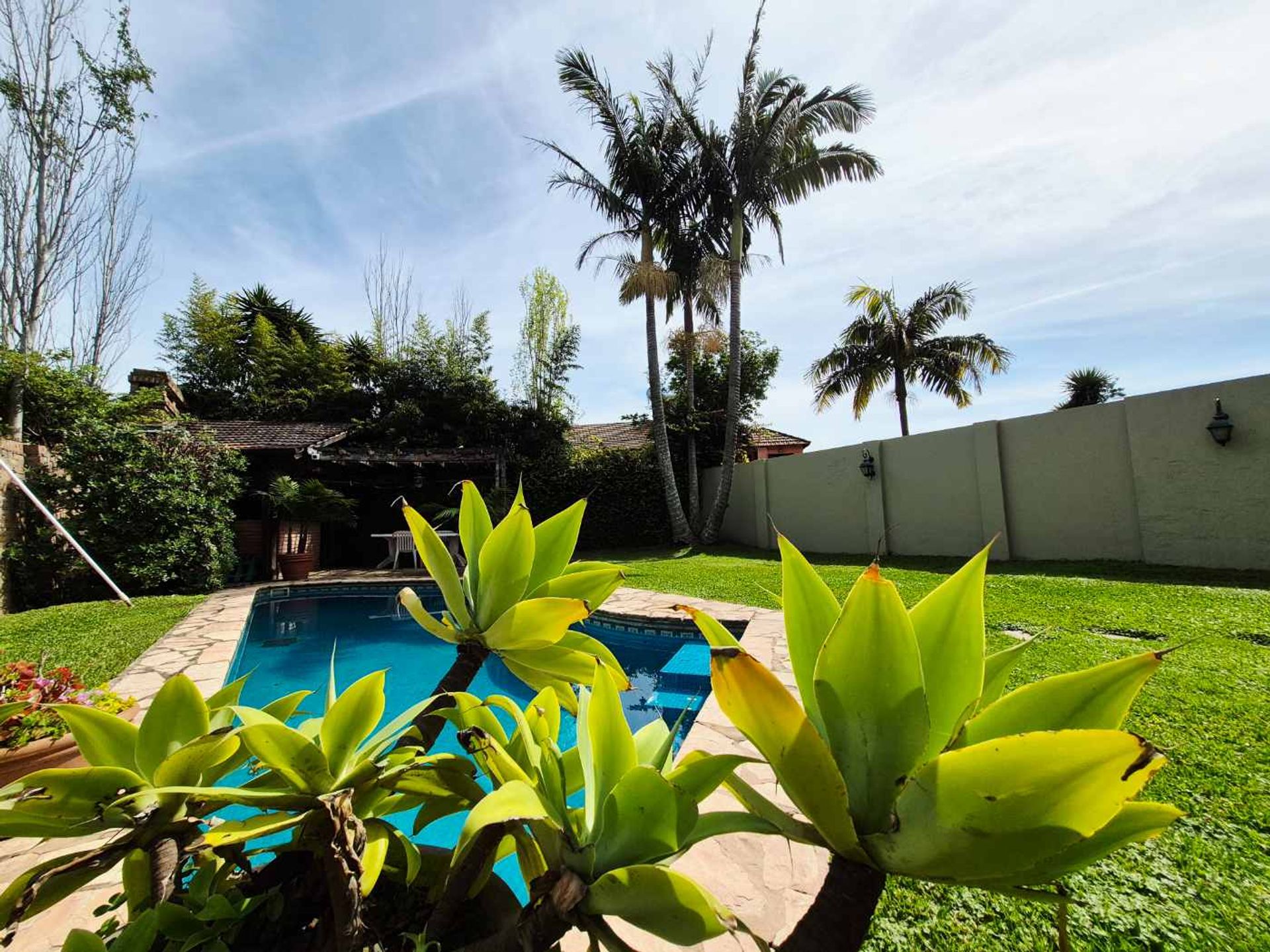 Casa en venta en Acassuso 5 amb dependencia
