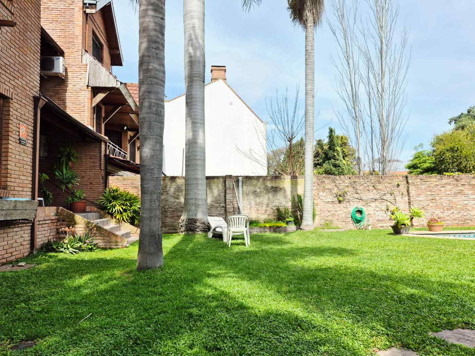 Casa en venta en Acassuso 5 amb dependencia