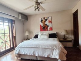 House for sale in Acassuso, 5 rooms, with annex