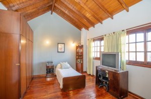5-Room House for Sale in Munro