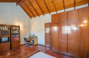 5-Room House for Sale in Munro