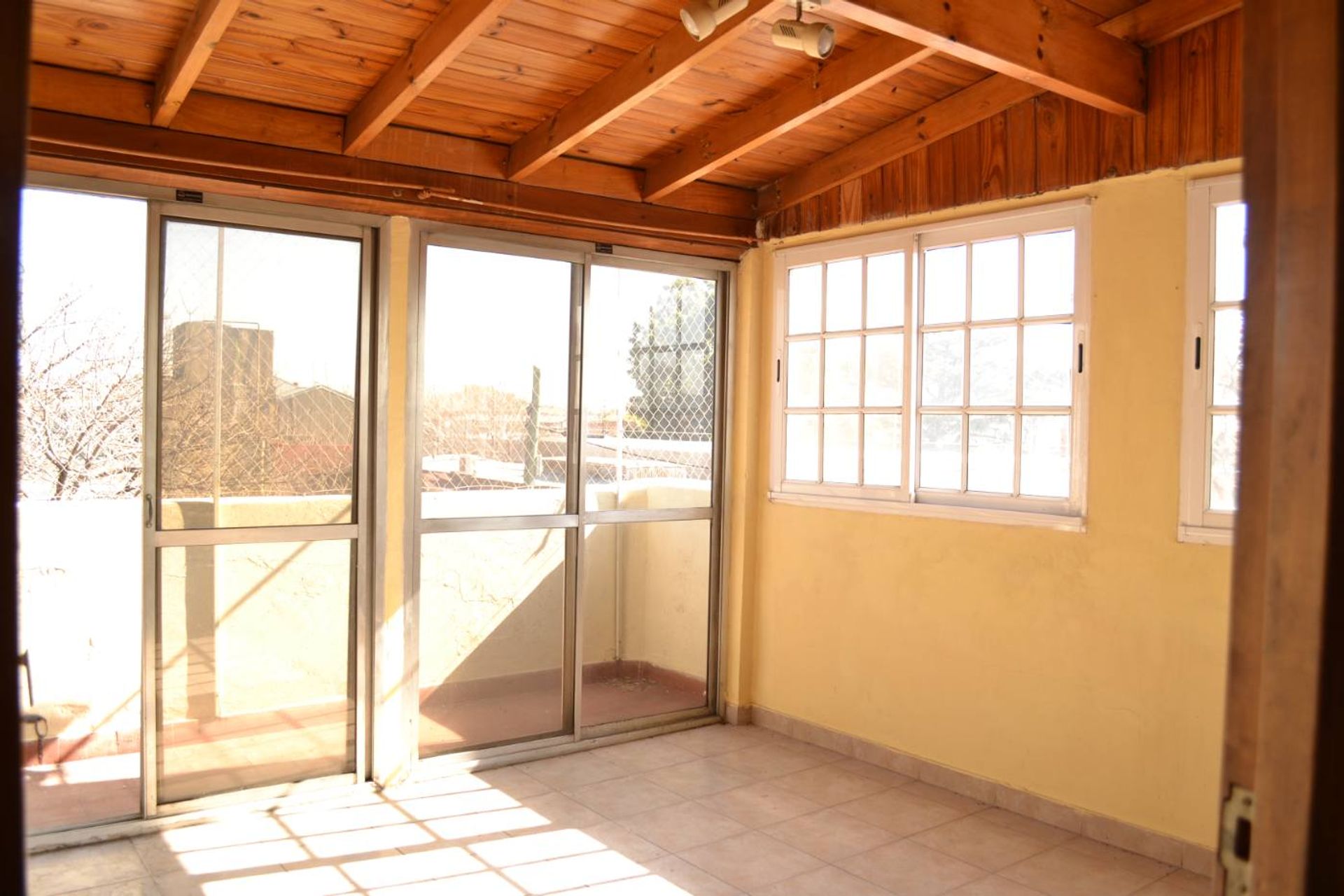 PH 3 Rooms for Sale – Munro, Ideal Investment