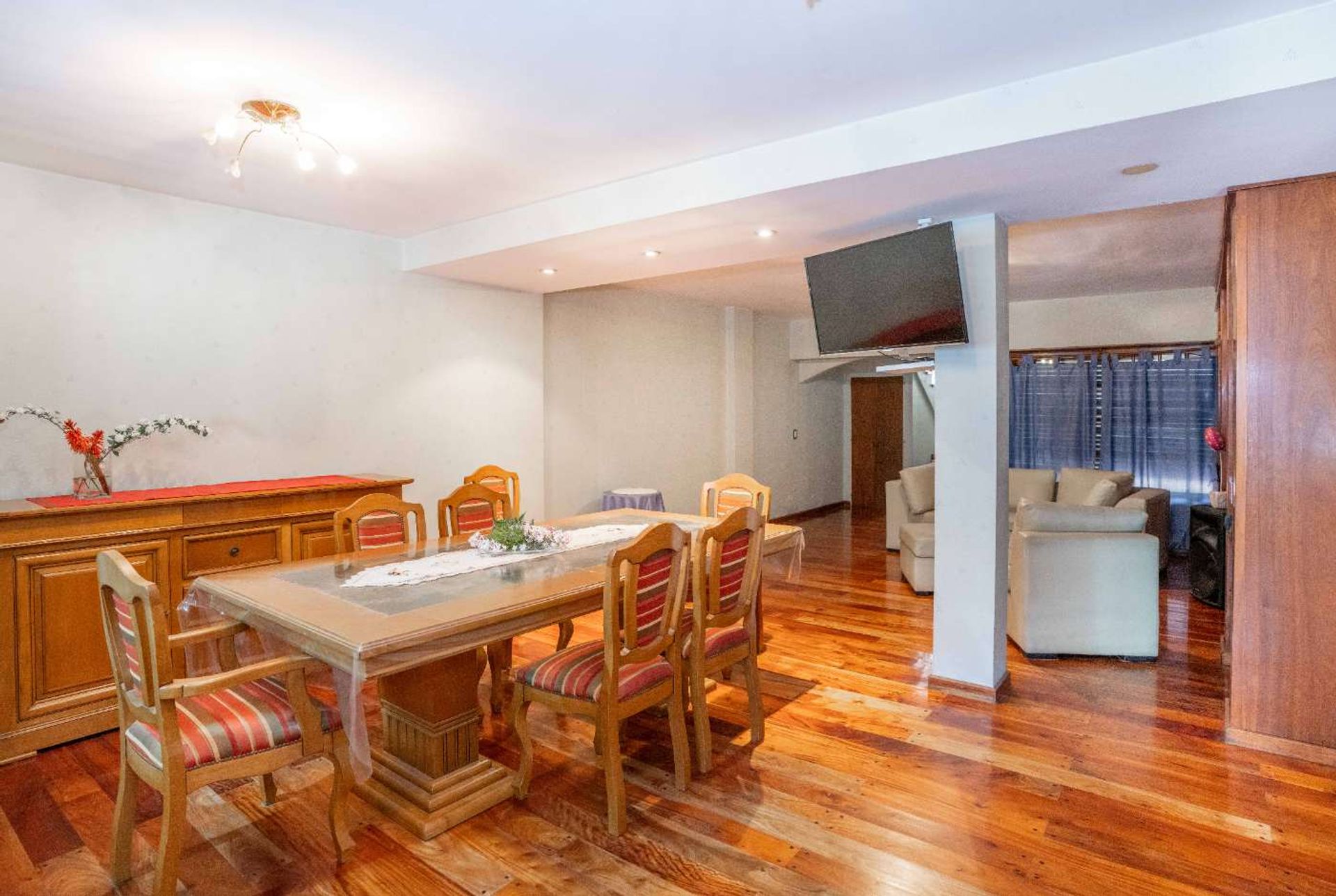 7-Room House for Sale, Olivos Roche