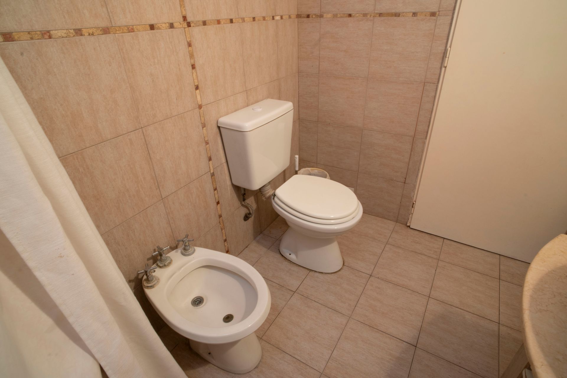 Casa 200m² - 2 plantas 4 ambientes -1 cochera