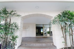 4 rooms plus Apartment and two parking spaces in best Olivos area