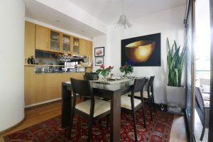 4 rooms plus Apartment and two parking spaces in best Olivos area