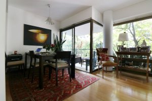 4 rooms plus Apartment and two parking spaces in best Olivos area