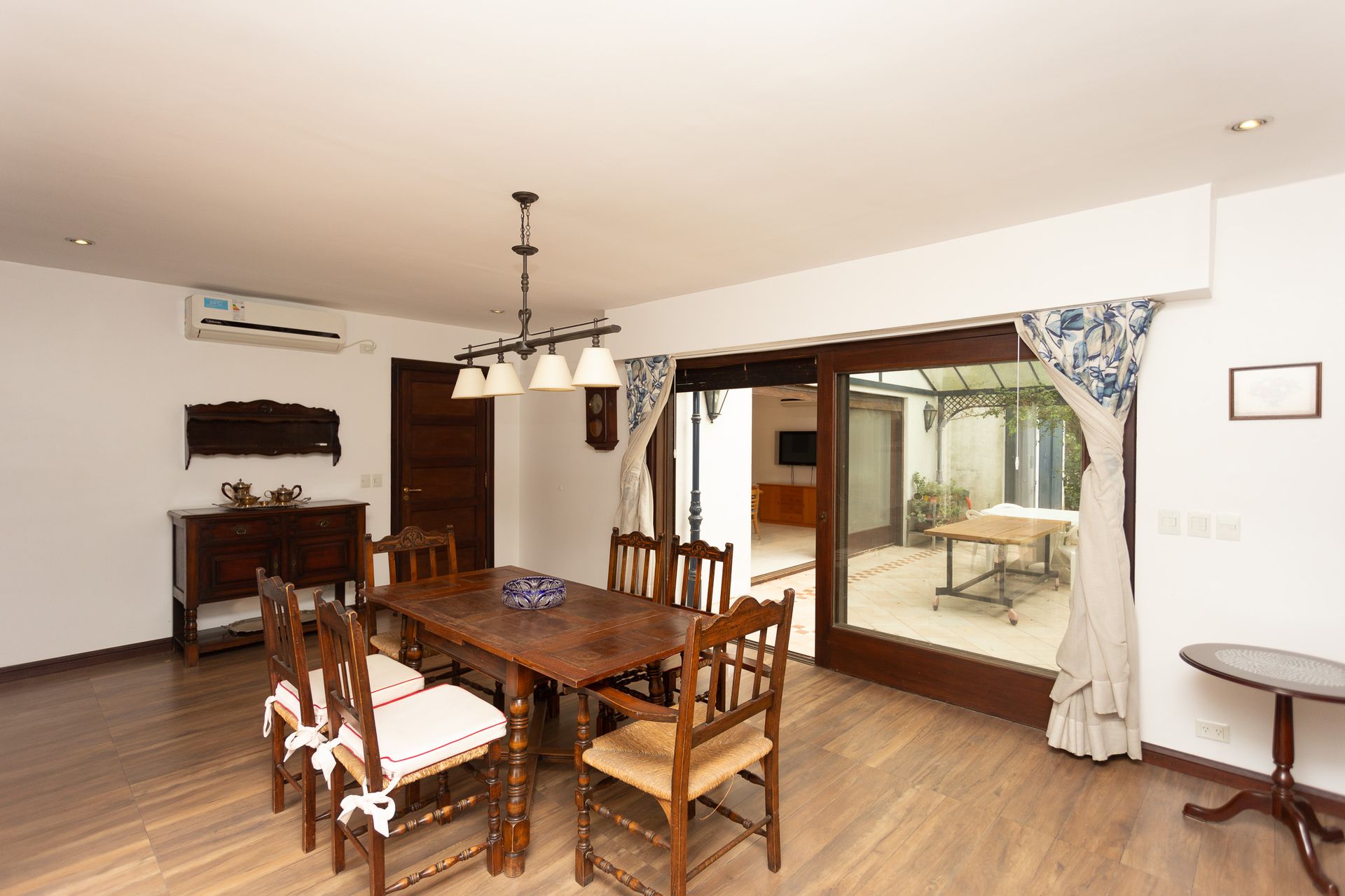 Casa en Venta Martínez Pileta y Jardin Impecable