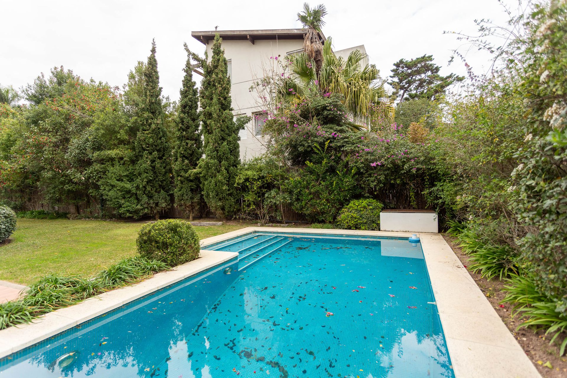 Casa en Venta Martínez Pileta y Jardin Impecable