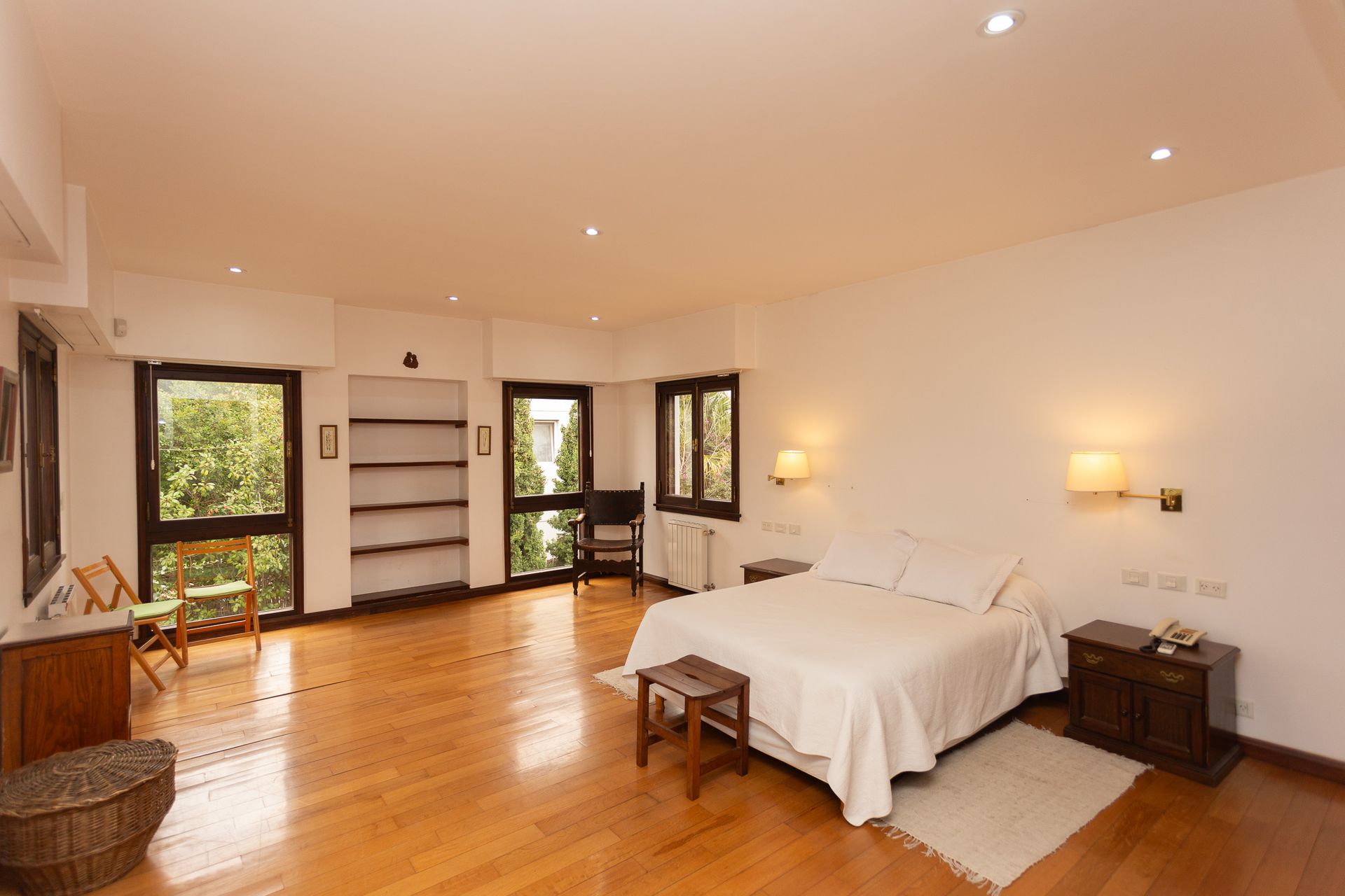 Casa en Venta Martínez Pileta y Jardin Impecable