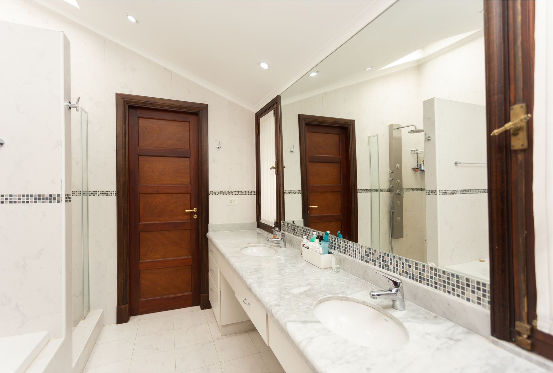 Casa en Venta Martínez Pileta y Jardin Impecable