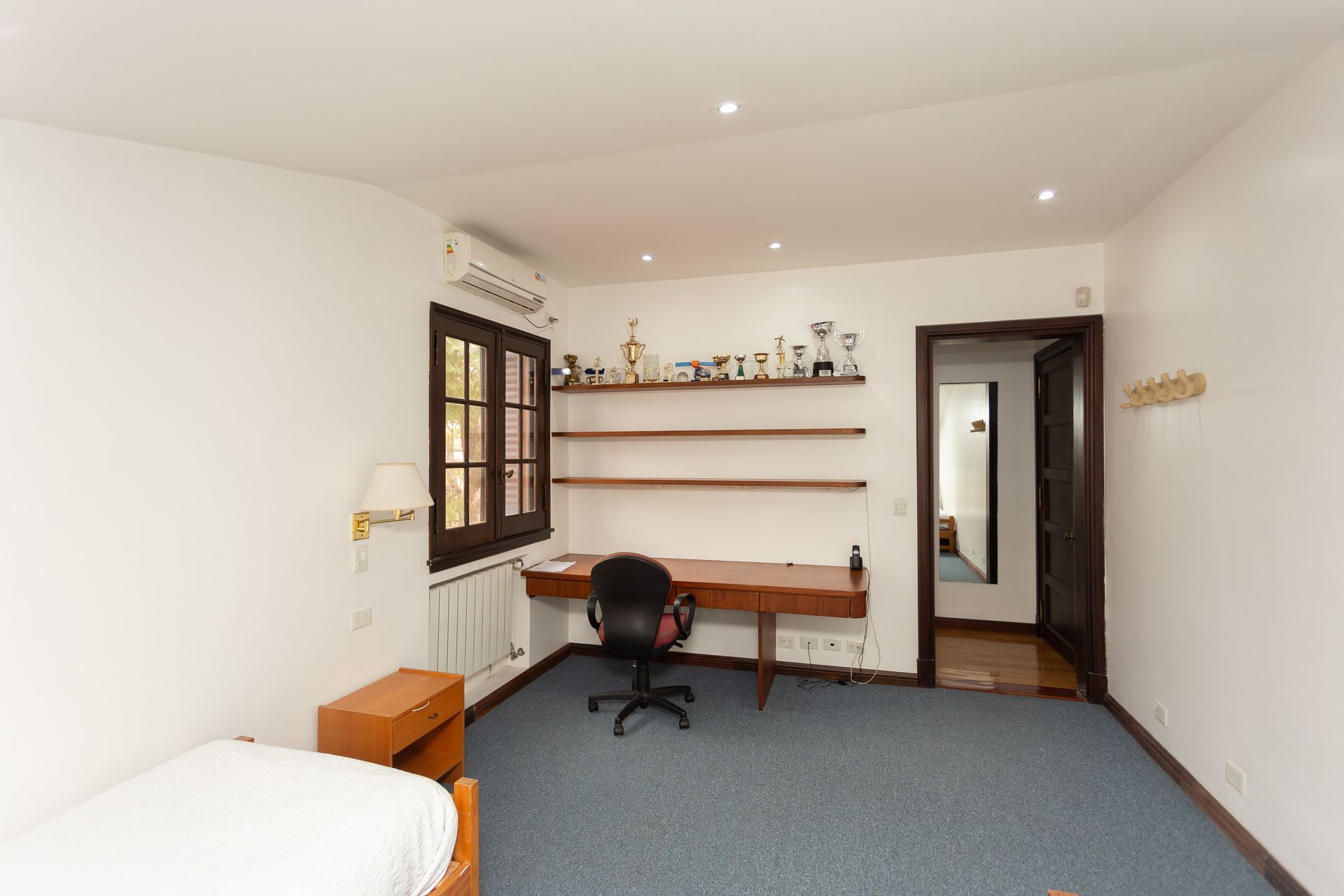 Casa en Venta Martínez Pileta y Jardin Impecable
