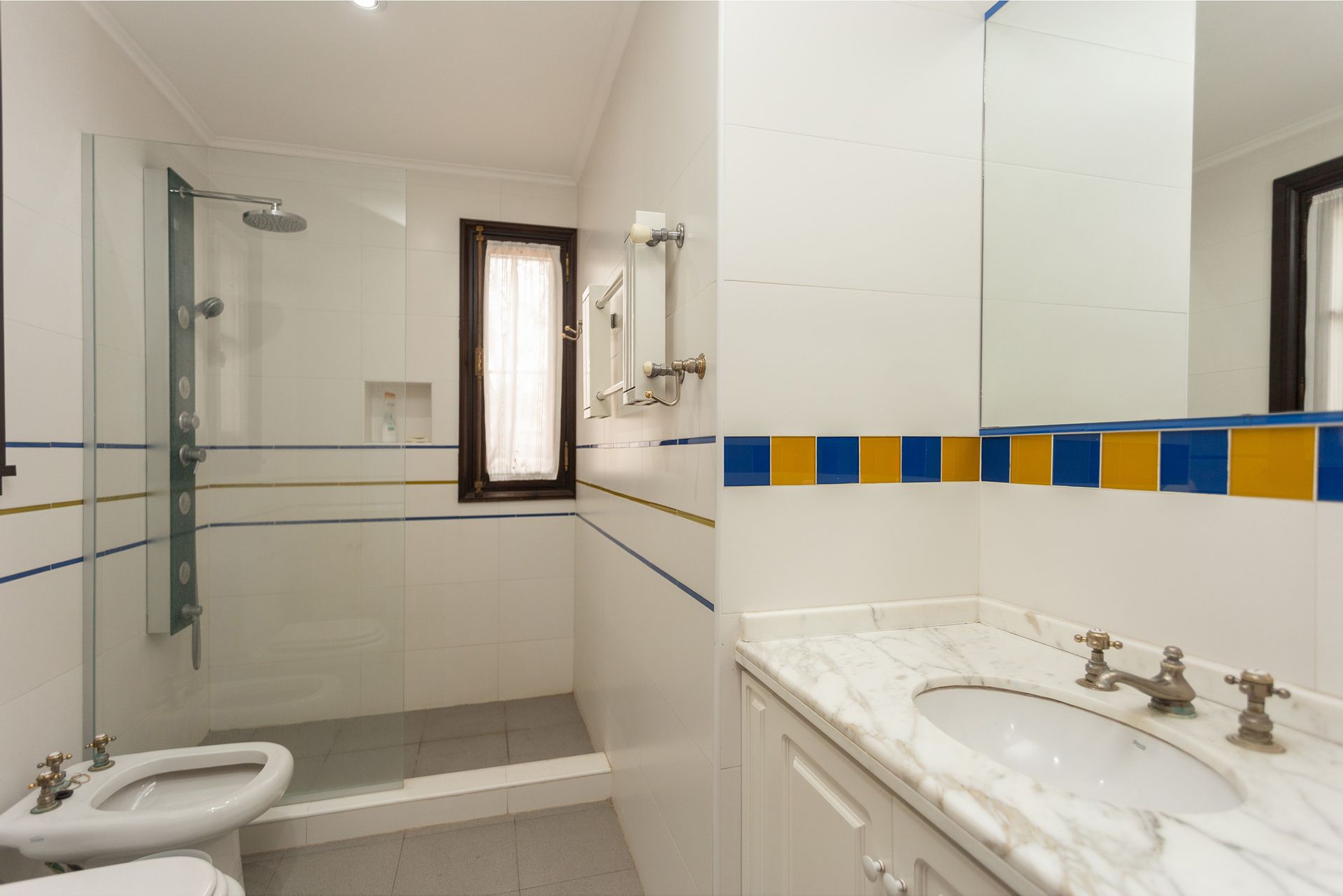 Casa en Venta Martínez Pileta y Jardin Impecable