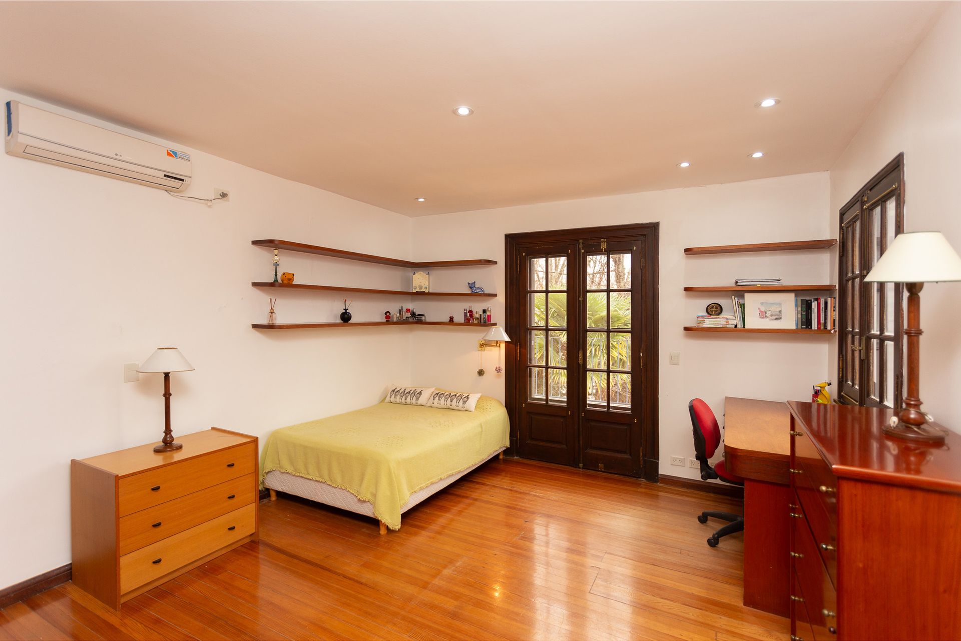 Casa en Venta Martínez Pileta y Jardin Impecable