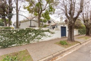 Casa en Venta Martínez Pileta y Jardin Impecable