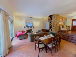 Chalet for Sale in Punta Chica, Palacio Sant Souci