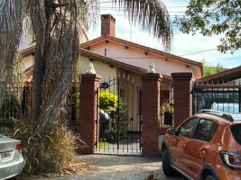 Sale: 4-room House Vicente Lopez
