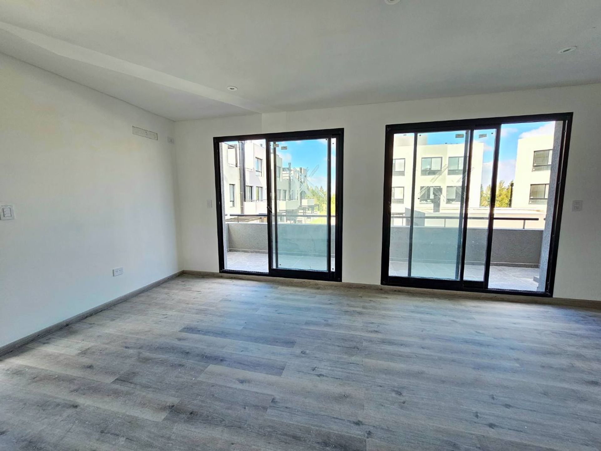 Venta Depto 4 Amb C Terraza Nordelta Financia