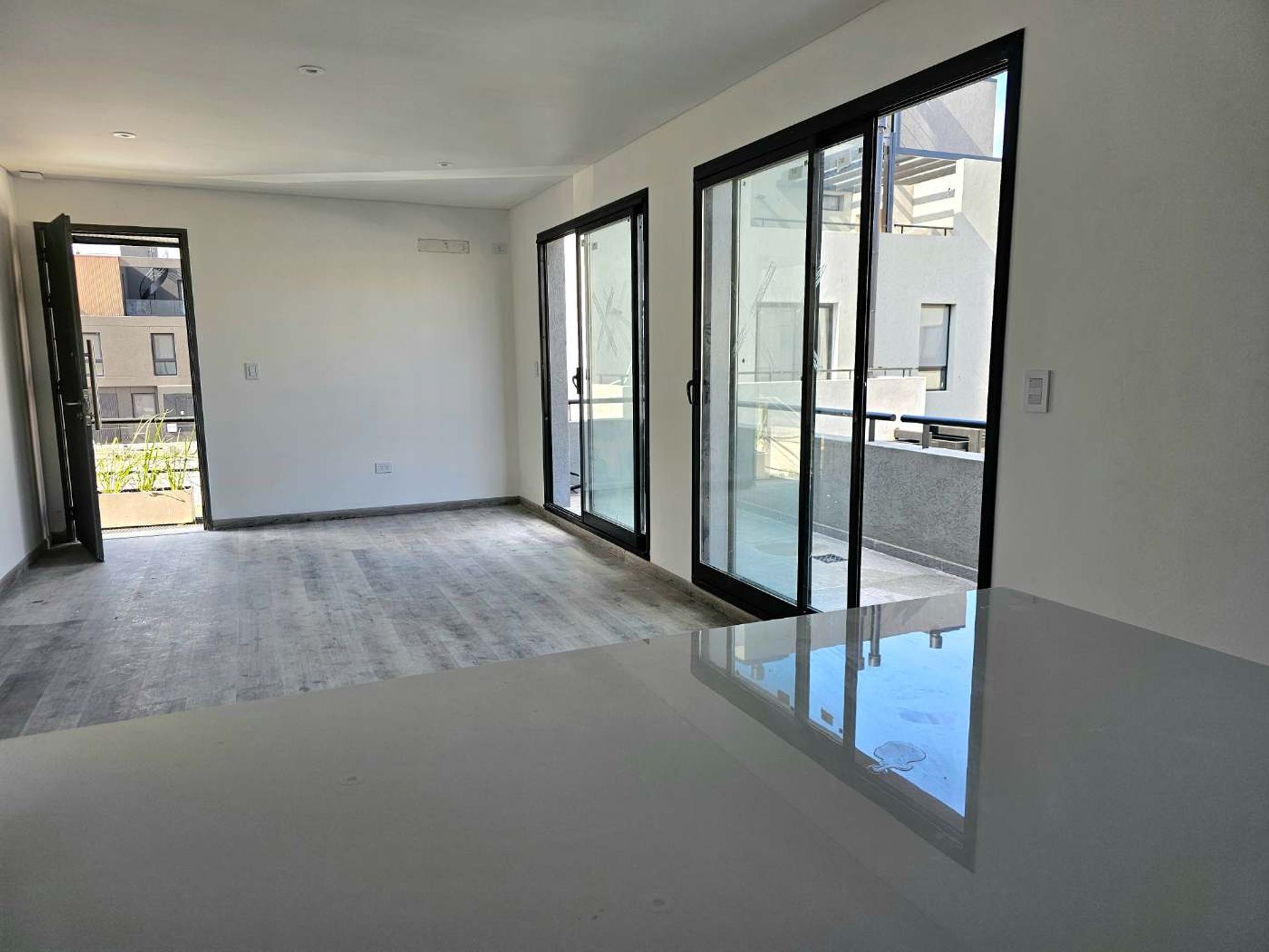 Venta Depto 4 Amb C Terraza Nordelta Financia