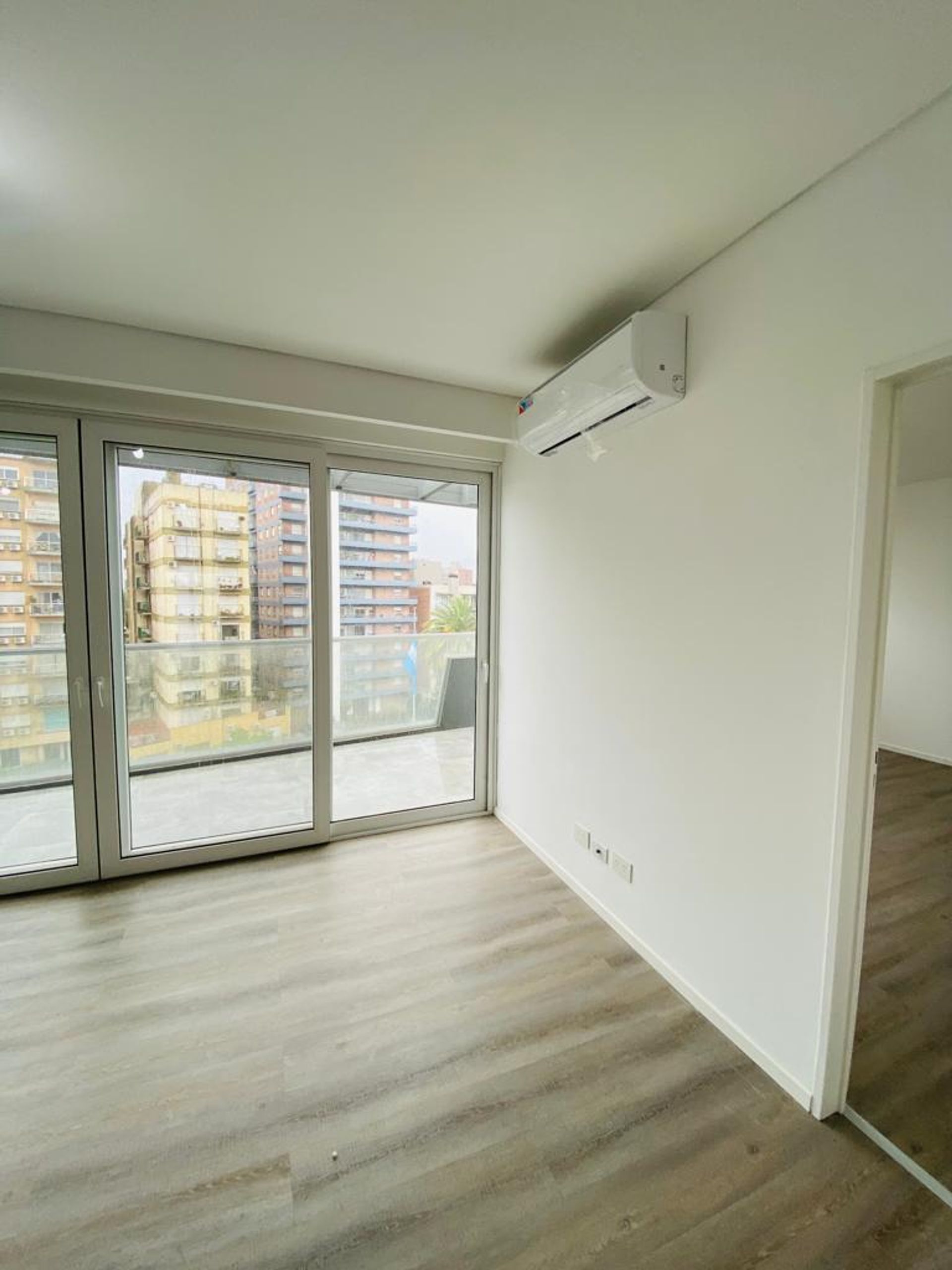 Venta departamento piso 4 amb Tigre dos cocheras
