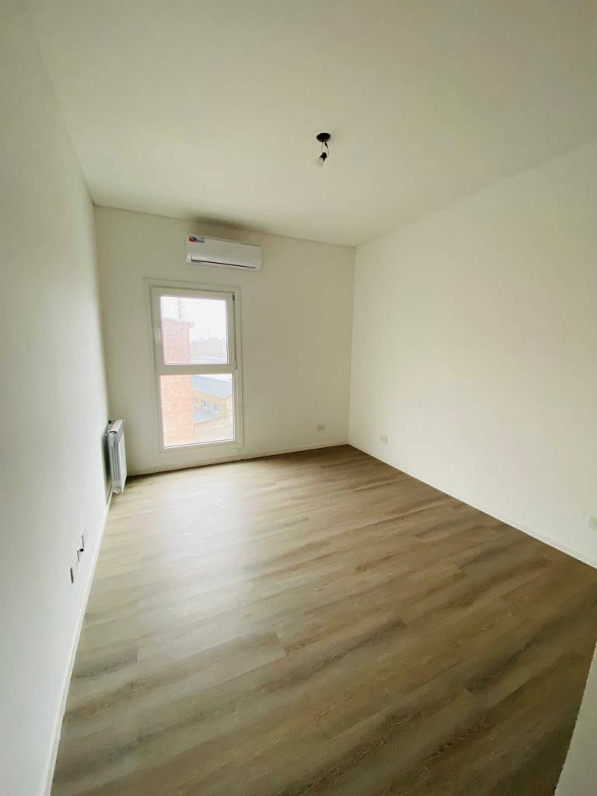 Venta departamento piso 4 amb Tigre dos cocheras