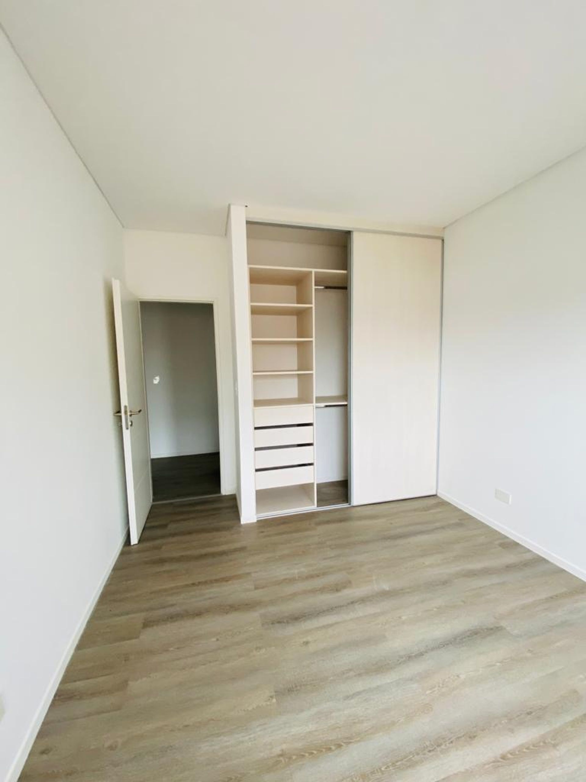 Venta departamento piso 4 amb Tigre dos cocheras