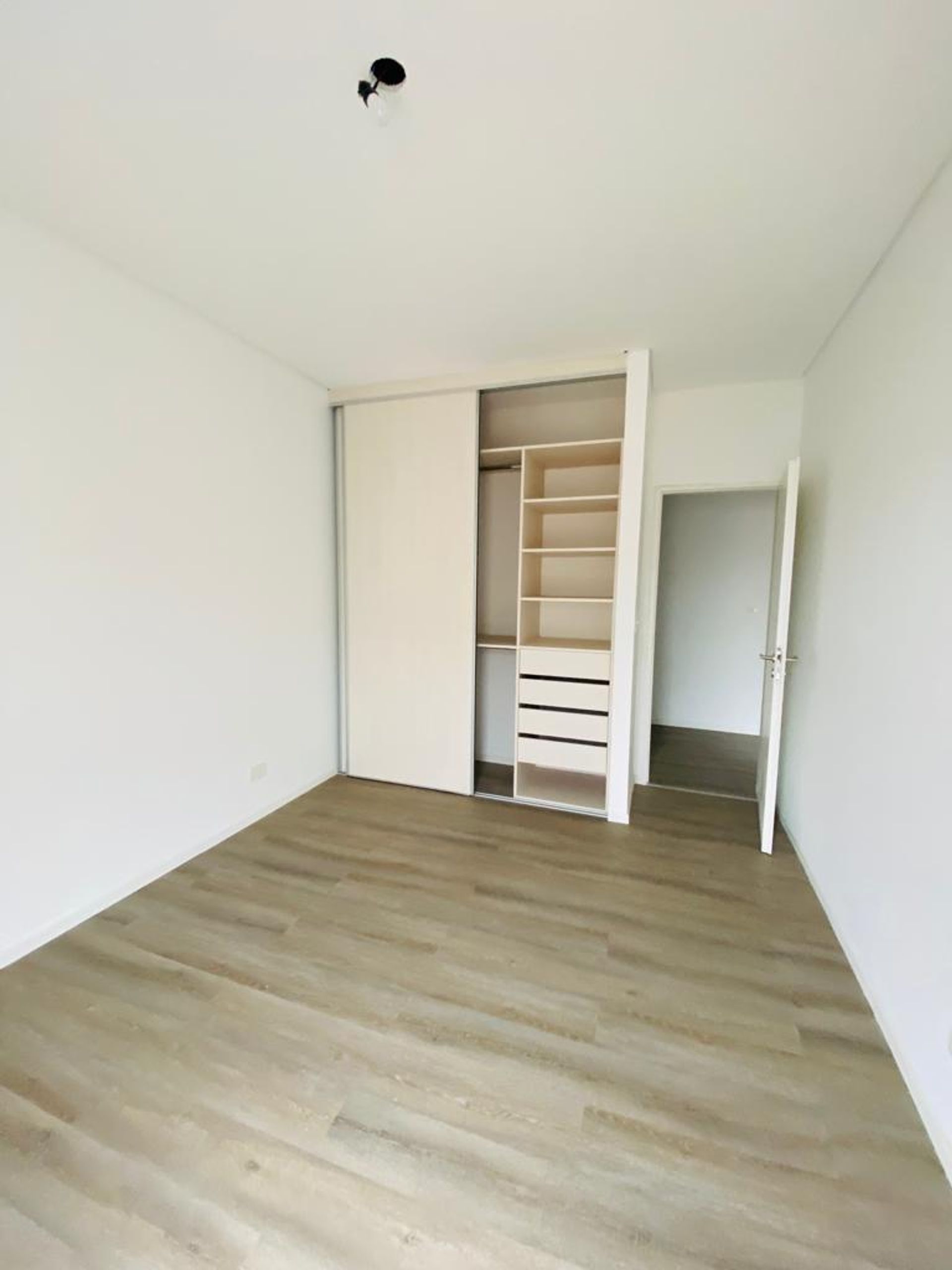 Venta departamento piso 4 amb Tigre dos cocheras