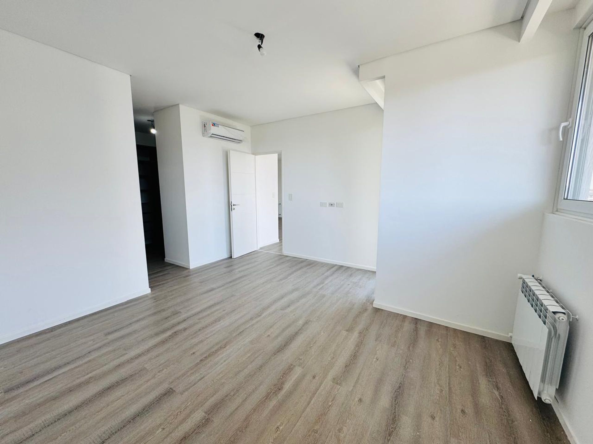Venta departamento piso 4 amb Tigre dos cocheras
