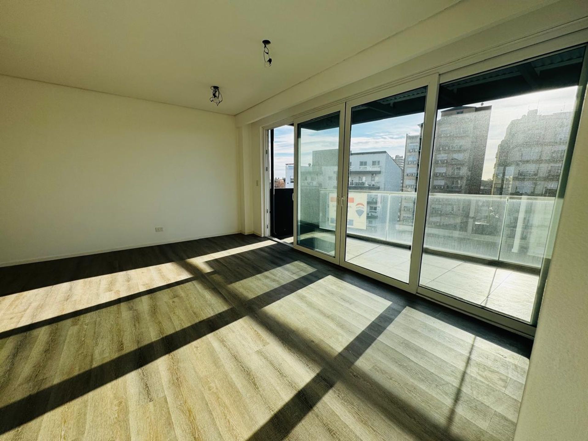 Venta departamento piso 4 amb Tigre dos cocheras