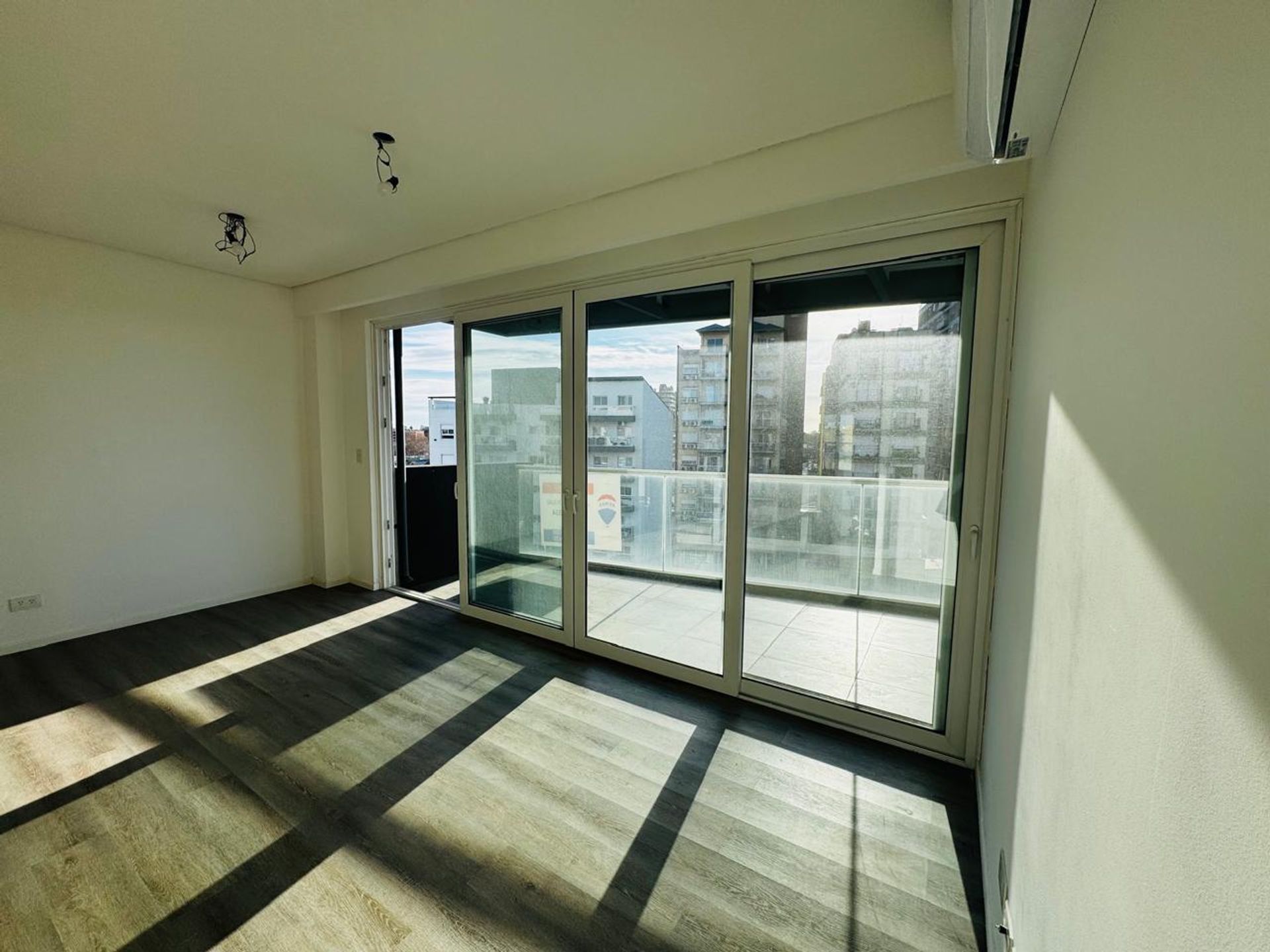 Venta departamento piso 4 amb Tigre dos cocheras