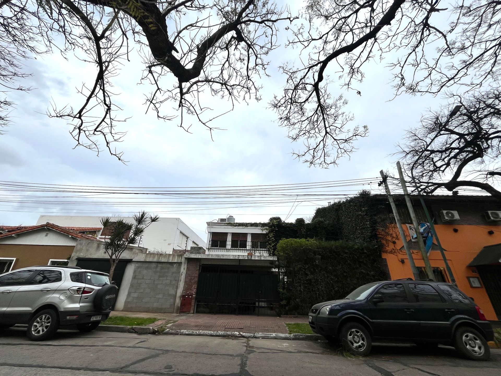 Casa en Barrio de Olivos increible