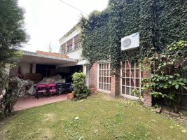 Casa en Barrio de Olivos increible