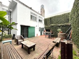 Casa en Barrio de Olivos increible
