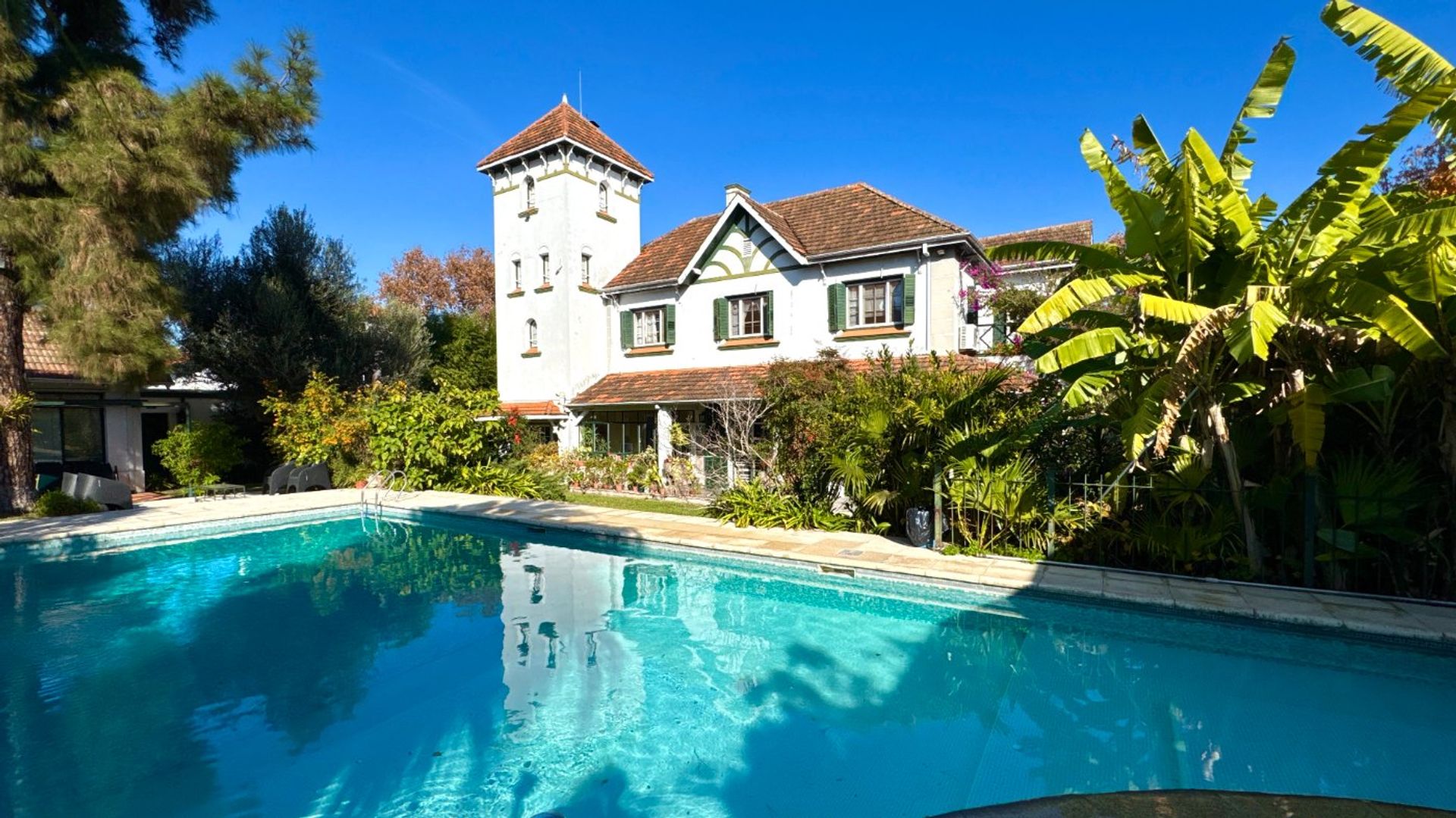 Venta V. López Casa estilo hermoso jardín pileta
