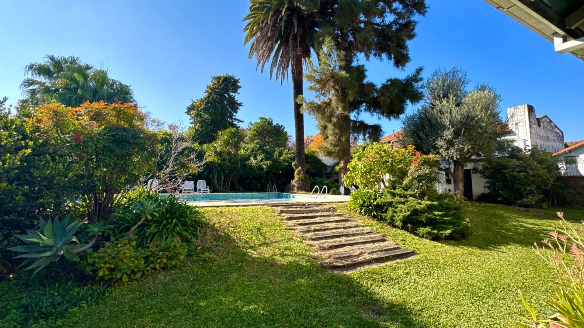 Venta V. López Casa estilo hermoso jardín pileta