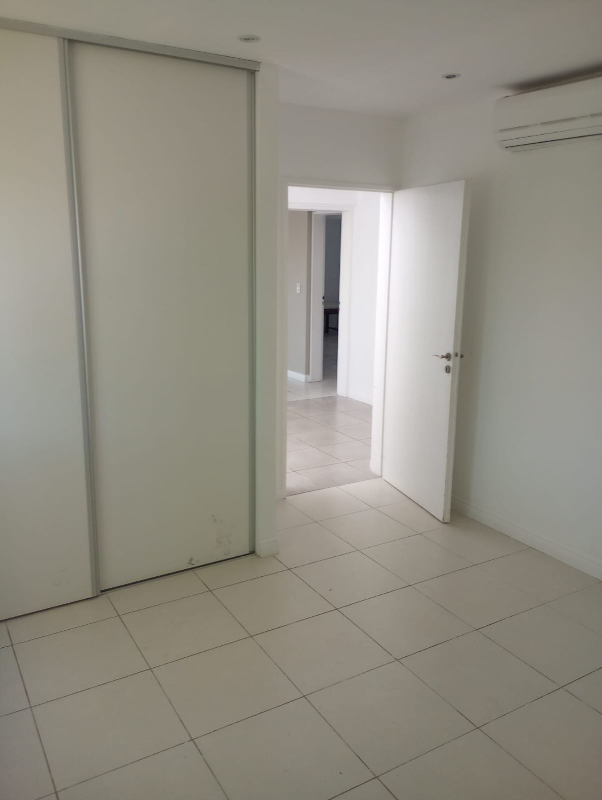 Casa en venta 4 amb en Los Sauces con pileta
