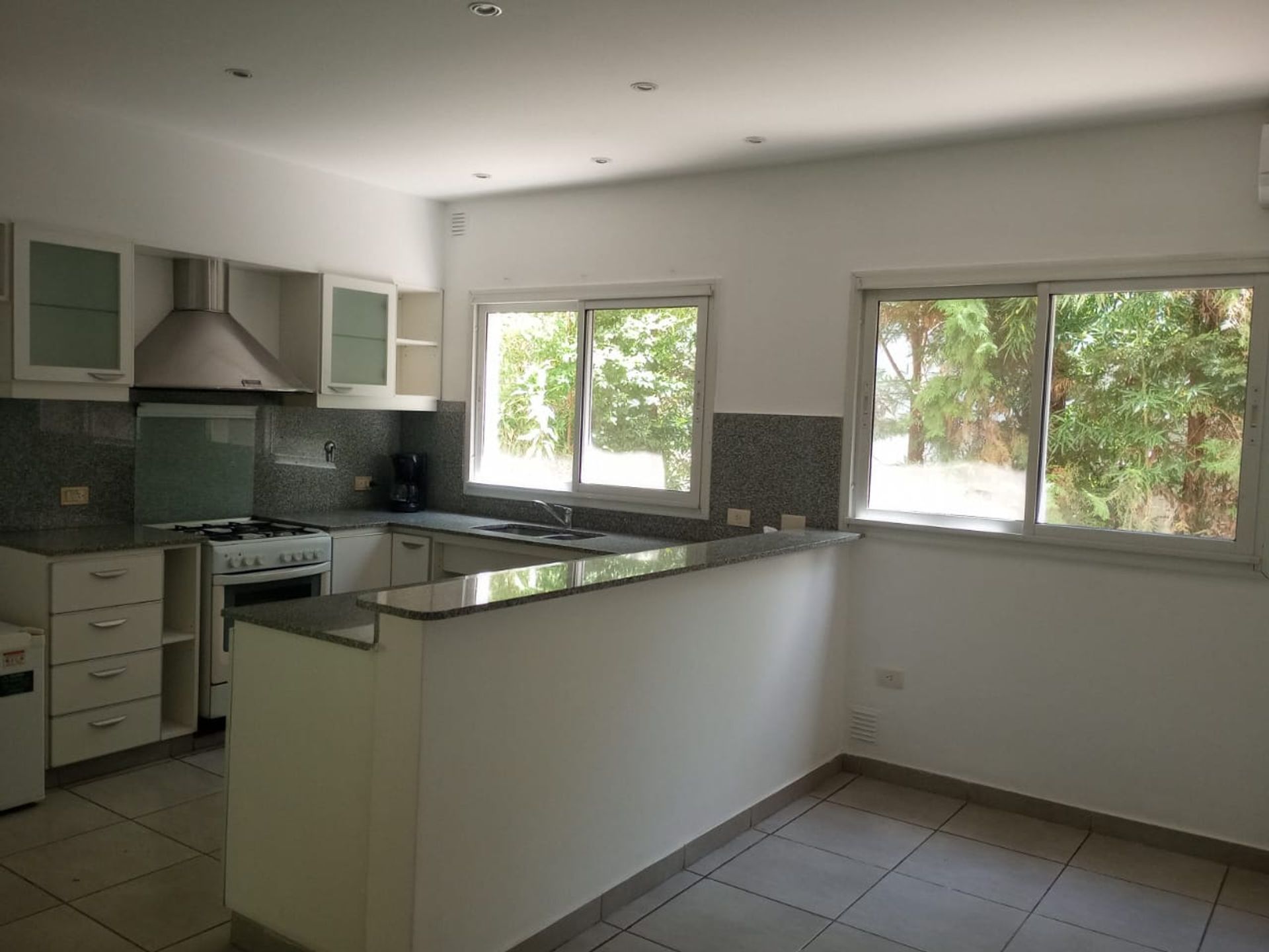Casa en venta 4 amb en Los Sauces con pileta