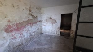 House for Renovation in R. de Milberg, 370 meters Lot